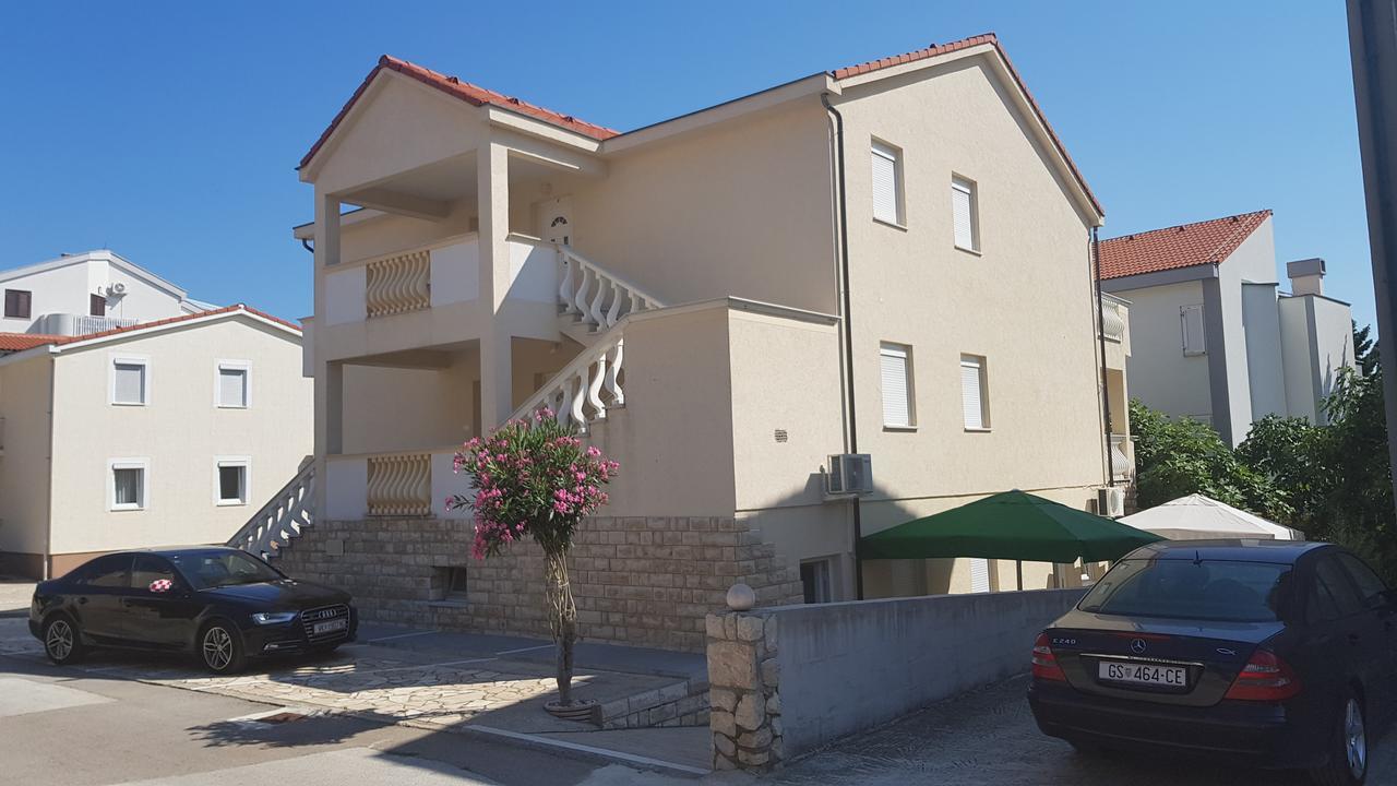 Apartments Mislav Novaglia Esterno foto