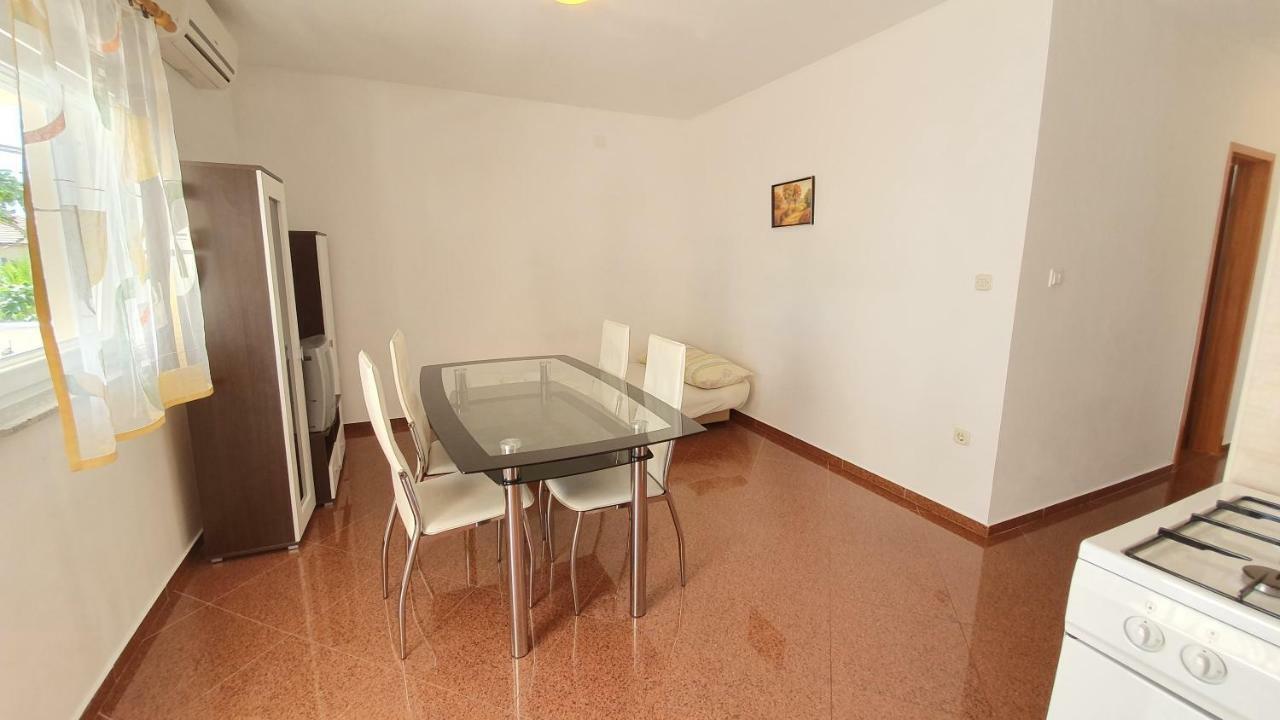 Apartments Mislav Novaglia Esterno foto