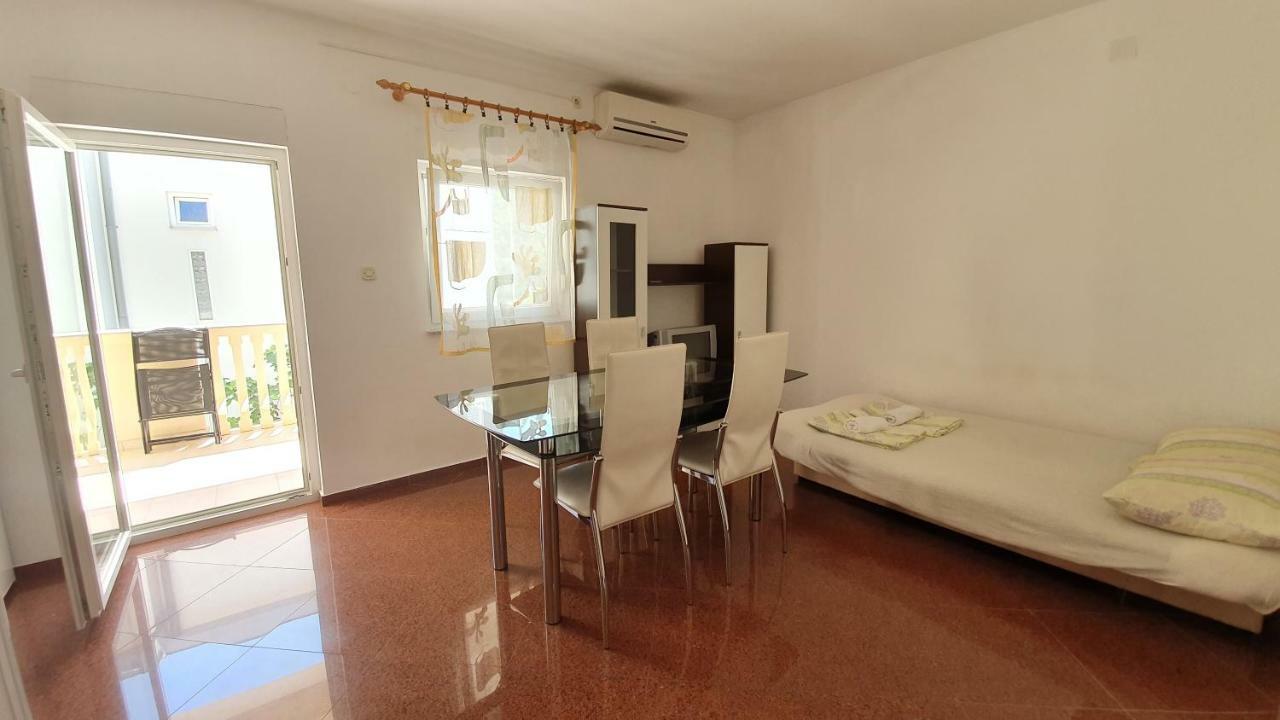 Apartments Mislav Novaglia Esterno foto