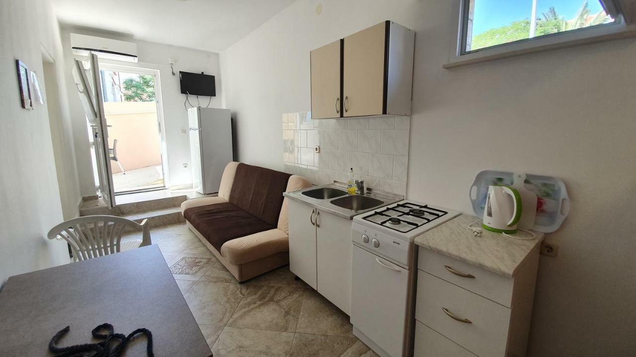 Apartments Mislav Novaglia Esterno foto
